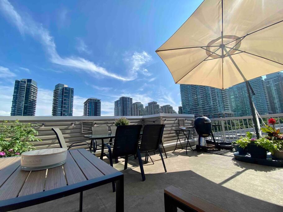 KING WEST PRIVATE ROOFTOP RETREAT APARTMENT TORONTO